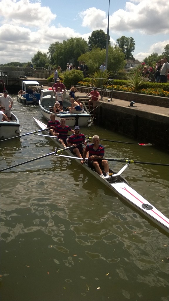 The 2015 crew, touring the Henley locks post-race.